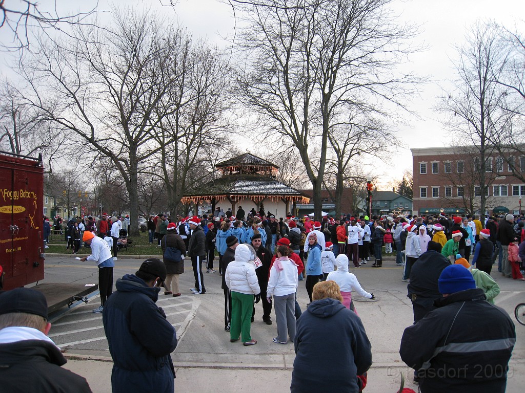 Holiday Hustle 5K 2009 075.jpg - The 2009 running of the Holiday Hustle 5K put on by Running Fit in Dexter Michigan on a sunny but 28 degree on December 5, 2009.